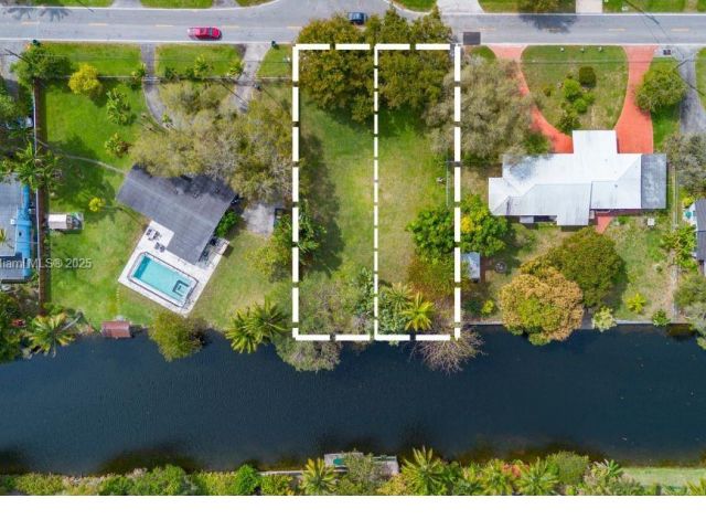 Продажа дома по адресу 11701 W Biscayne Canal Rd - фото 5970703