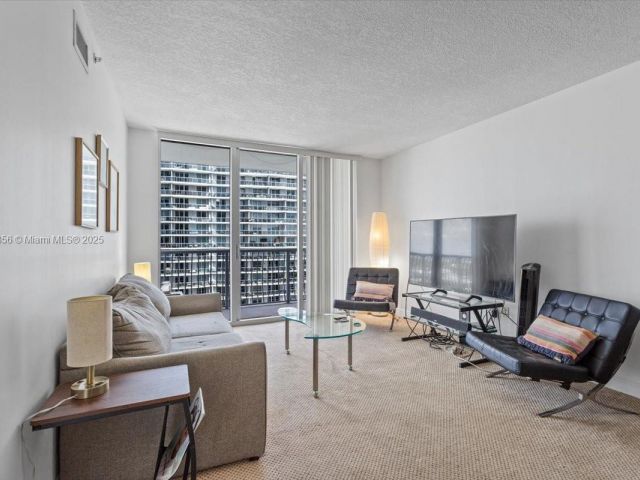 Продажа квартиры #4809 - фото 5835813