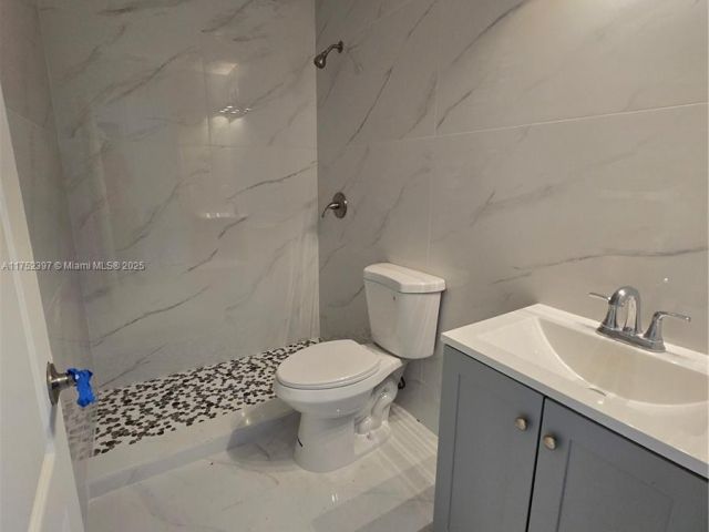 Продажа дома по адресу 17812 SW 144th Ave - фото 6135511