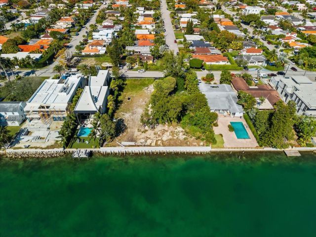 Продажа дома по адресу 700 88th St - фото 5578380