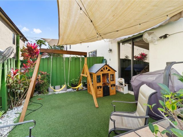 Продажа дома по адресу 9831 NW 88th Ter - фото 5585045