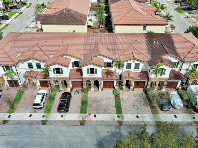 Продажа дома по адресу 9831 NW 88th Ter - фото 5585046