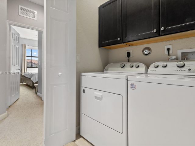 Продажа дома по адресу 9831 NW 88th Ter - фото 5585048