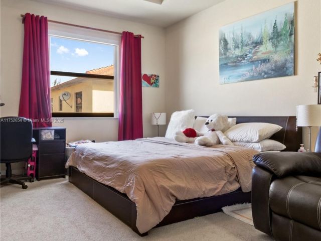 Продажа дома по адресу 9831 NW 88th Ter - фото 5585050