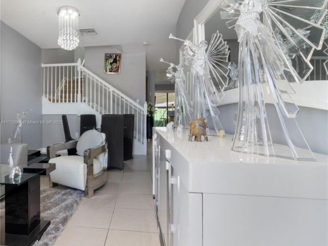 Продажа дома по адресу 9831 NW 88th Ter - фото 5585055