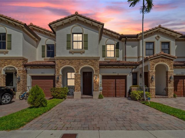 Продажа дома по адресу 9831 NW 88th Ter - фото 5585057