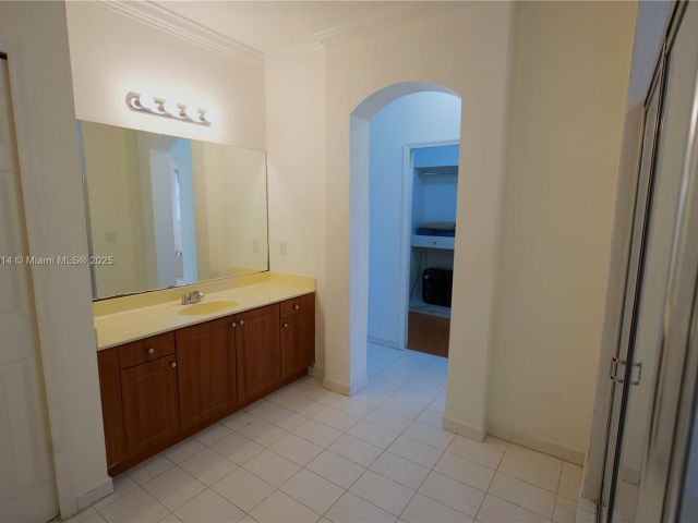 Дом в аренду по адресу 2631 SW 153rd Path 2631 - фото 5962454