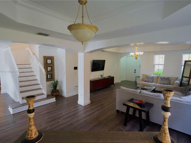 Дом в аренду по адресу 2631 SW 153rd Path 2631 - фото 5962461