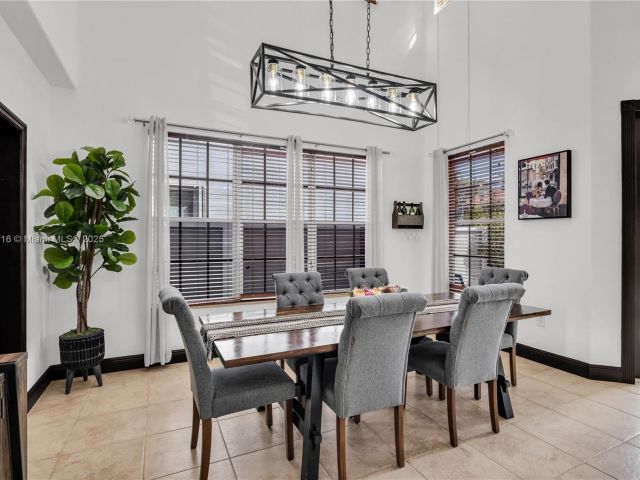 Продажа дома по адресу 3164 SW 147th Pl - фото 5840157