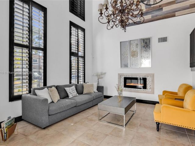 Продажа дома по адресу 3164 SW 147th Pl - фото 5840159