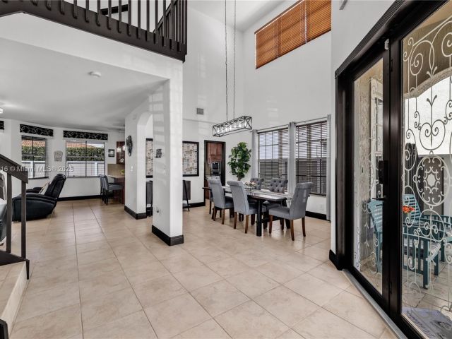 Продажа дома по адресу 3164 SW 147th Pl - фото 5840160