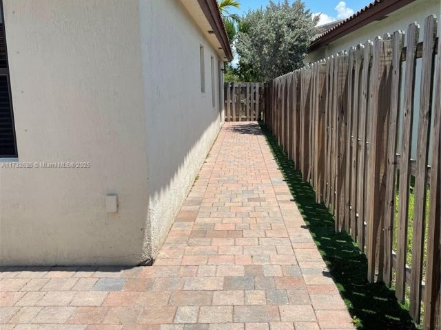 Продажа дома по адресу 15340 SW 176th Ln - фото 5715510