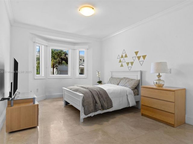 Продажа дома по адресу 6 Coconut Ln - фото 5573693