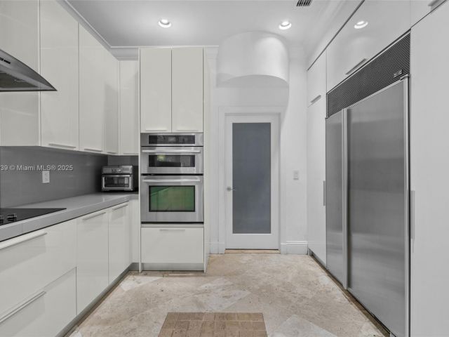 Продажа дома по адресу 6 Coconut Ln - фото 5573698