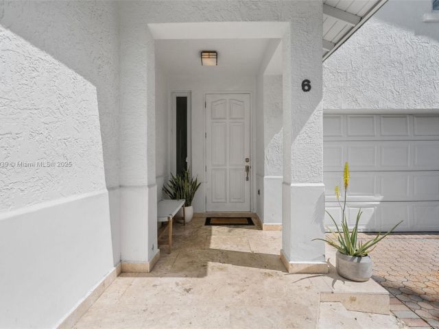 Продажа дома по адресу 6 Coconut Ln - фото 5573704