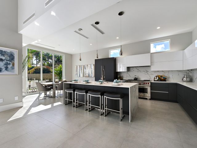 Продажа дома по адресу 2627 NE 14th Street - фото 6801778