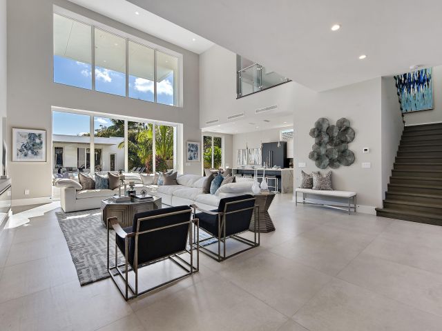 Продажа дома по адресу 2627 NE 14th Street - фото 6801779