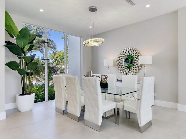 Продажа дома по адресу 2627 NE 14th Street - фото 6801783