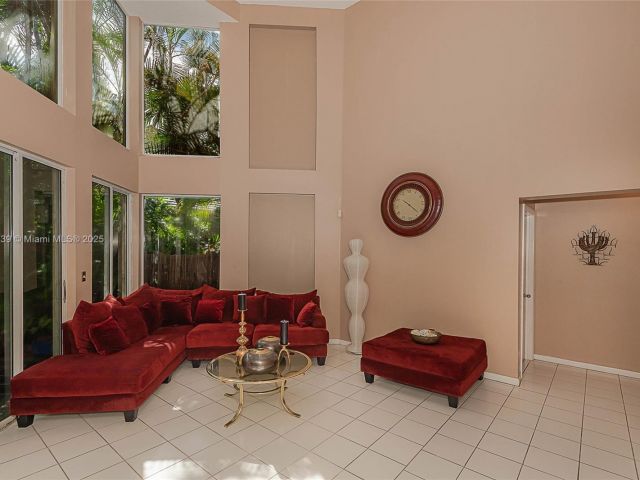 Продажа дома по адресу 2518 NE 206th Ter - фото 5909604