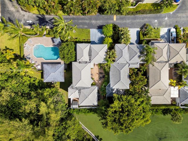 Продажа дома по адресу 2518 NE 206th Ter - фото 5909609