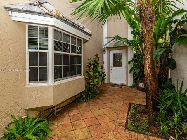 Продажа дома по адресу 2518 NE 206th Ter - фото 5909613