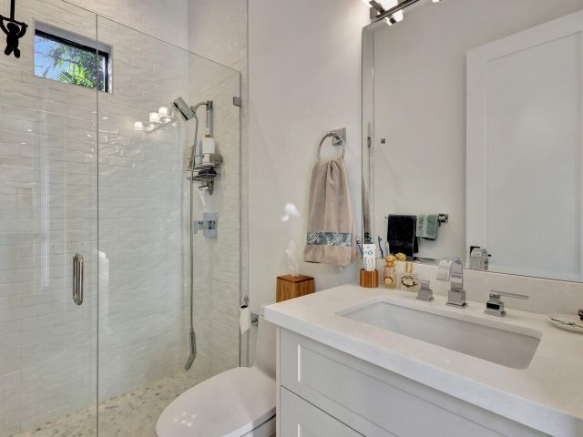 Продажа дома по адресу 718 NW 5th Avenue - фото 5813578