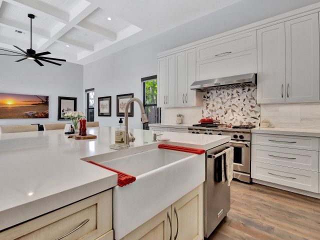 Продажа дома по адресу 718 NW 5th Avenue - фото 5813584