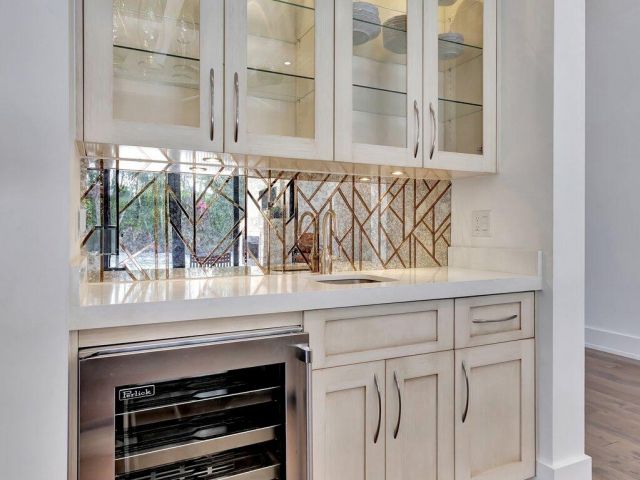 Продажа дома по адресу 718 NW 5th Avenue - фото 5813587