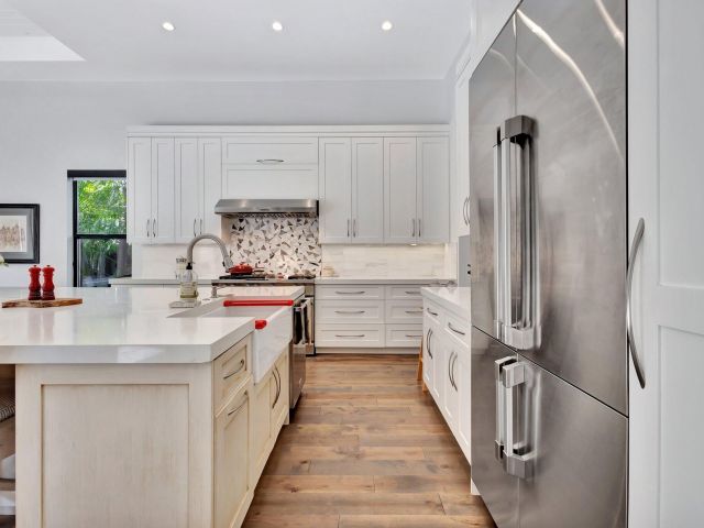 Продажа дома по адресу 718 NW 5th Avenue - фото 5813592