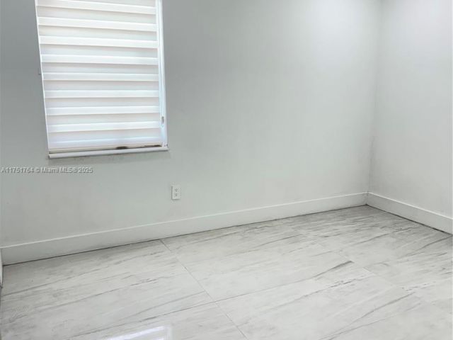 Продажа дома по адресу 2151 NW 59th St - фото 5988029