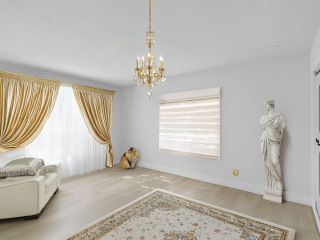 Продажа дома по адресу 1521 NE 5th Terrace - фото 6549994