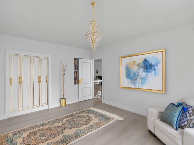 Продажа дома по адресу 1521 NE 5th Terrace - фото 6549995