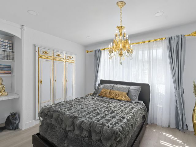 Продажа дома по адресу 1521 NE 5th Terrace - фото 6549996