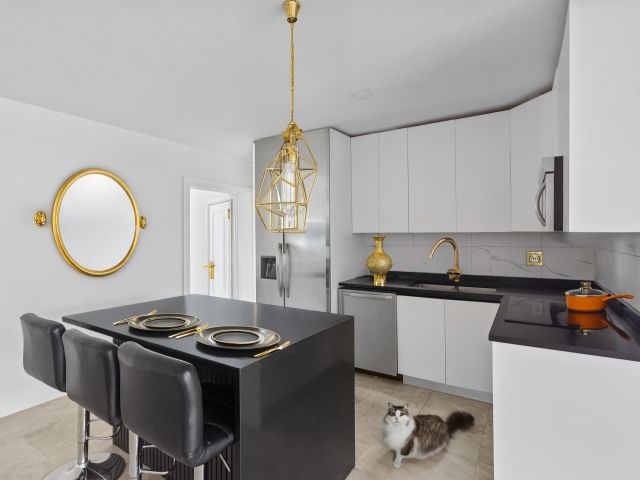 Продажа дома по адресу 1521 NE 5th Terrace - фото 6549999