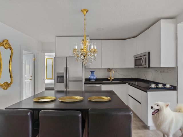 Продажа дома по адресу 1521 NE 5th Terrace - фото 6550000