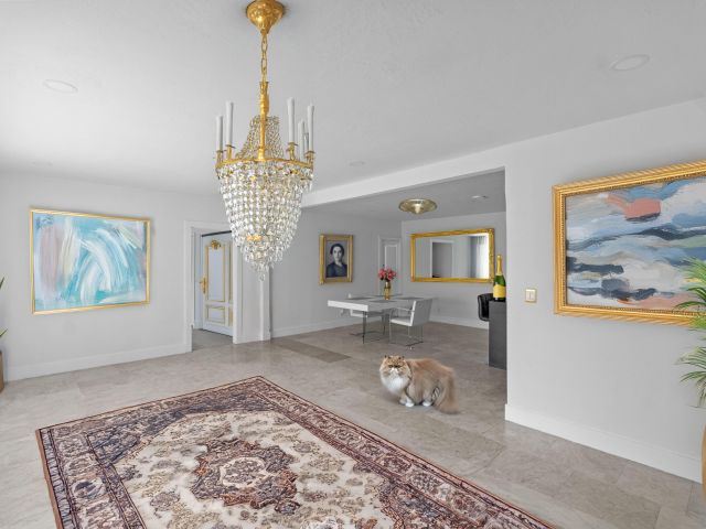 Продажа дома по адресу 1521 NE 5th Terrace - фото 6550003