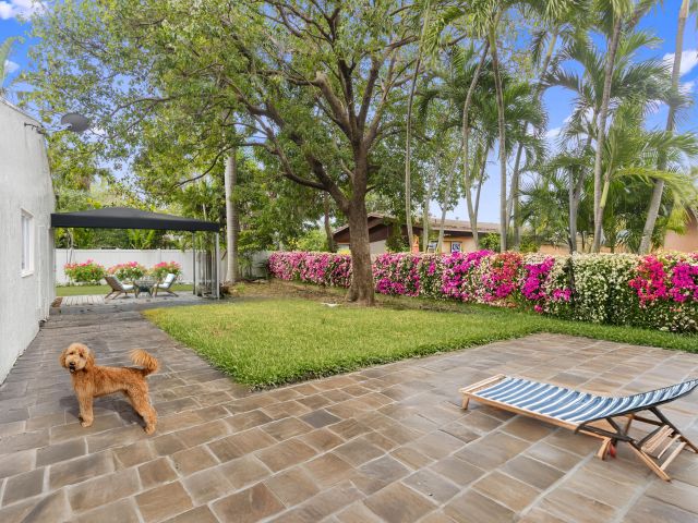 Продажа дома по адресу 1521 NE 5th Terrace - фото 6550008