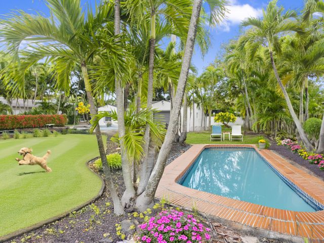 Продажа дома по адресу 1521 NE 5th Terrace - фото 6550010