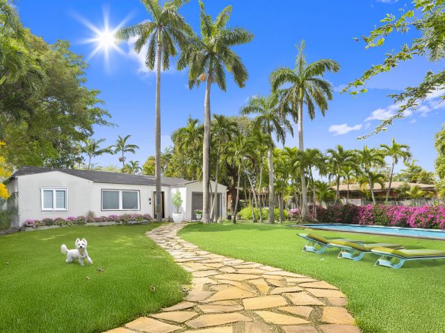 Продажа дома по адресу 1521 NE 5th Terrace - фото 6550012