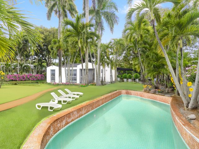 Продажа дома по адресу 1521 NE 5th Terrace - фото 6550013