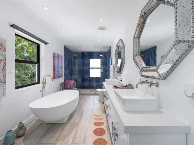 Дом в аренду по адресу 1210 NE 89th St - фото 5694085