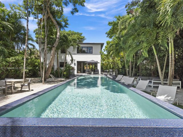 Дом в аренду по адресу 1210 NE 89th St - фото 5694099