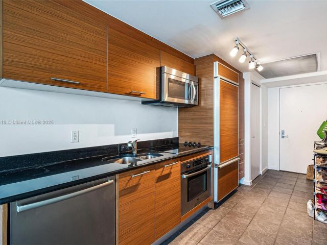 Продажа квартиры #5209 - фото 5630122