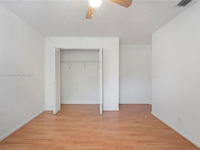 Продажа дома по адресу 11066 Long Boat Dr - фото 5732479