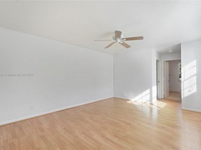 Продажа дома по адресу 11066 Long Boat Dr - фото 5732487