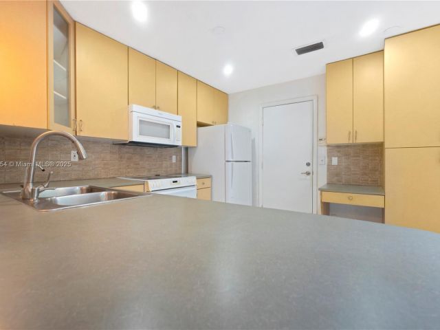 Продажа дома по адресу 11066 Long Boat Dr - фото 5732491