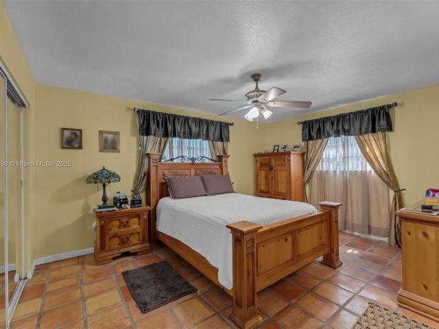 Продажа дома по адресу 22908 SW 155th Ave - фото 5808526