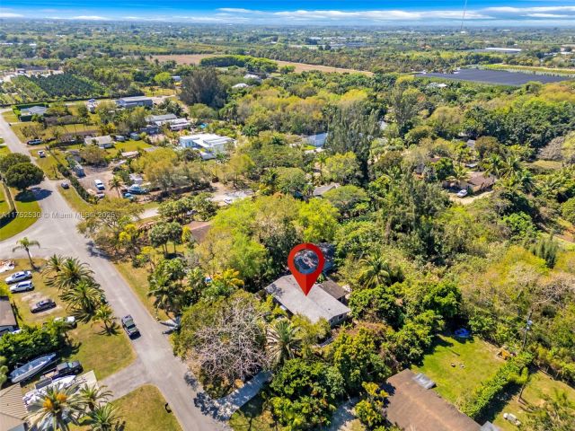 Продажа дома по адресу 22908 SW 155th Ave - фото 5808535