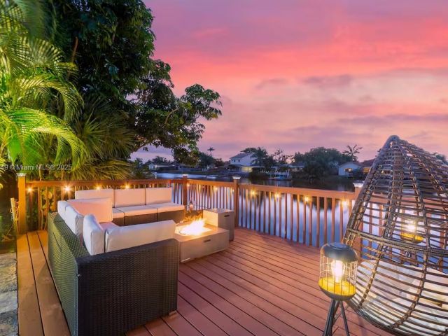 Продажа дома по адресу 21250 NE 23rd Ave - фото 6197190