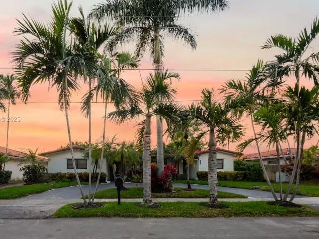 Продажа дома по адресу 21250 NE 23rd Ave - фото 6197193